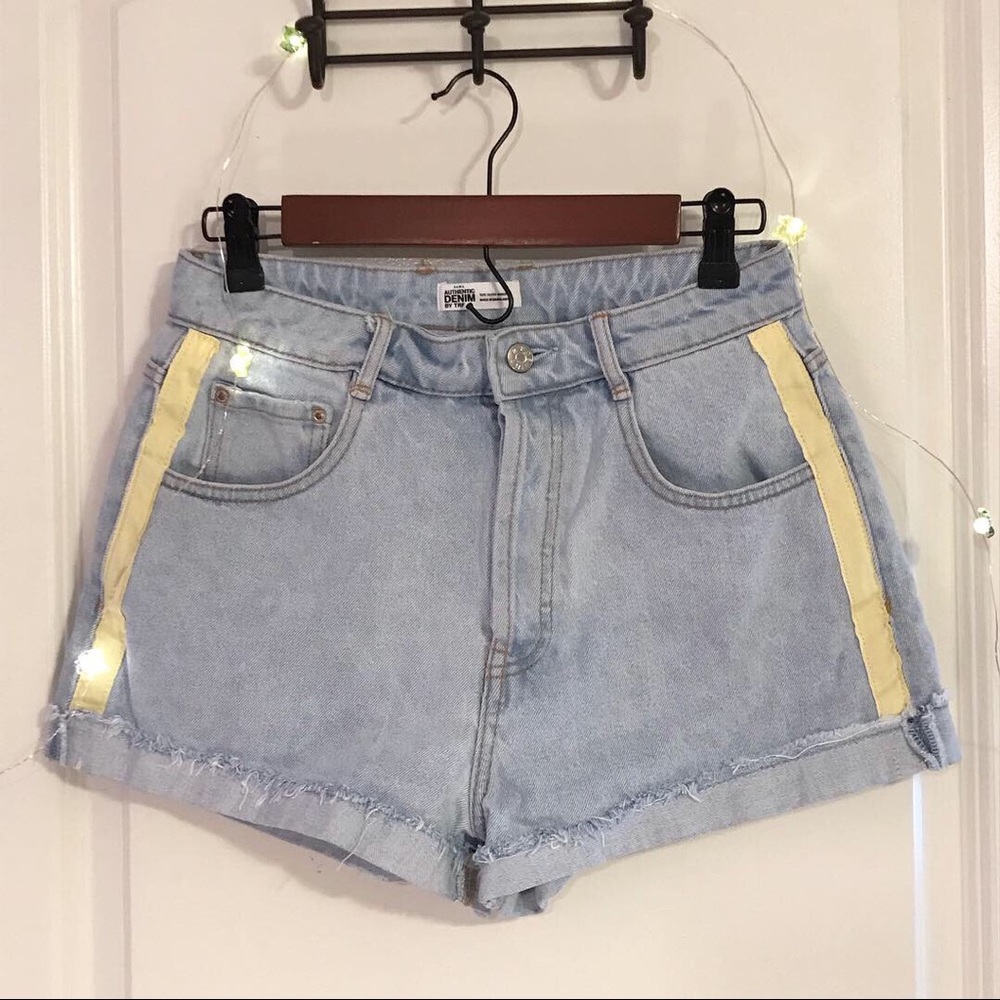 🌈SOLD🌈ZARA Denim Racing Stripe Shorts🌈